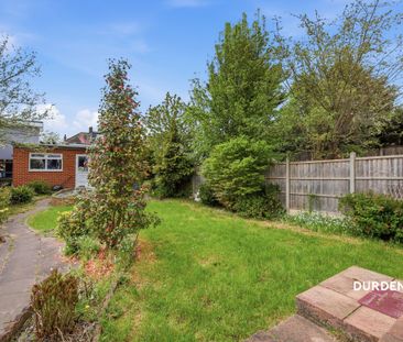Avondale Crescent, Ilford, IG4 - Photo 2