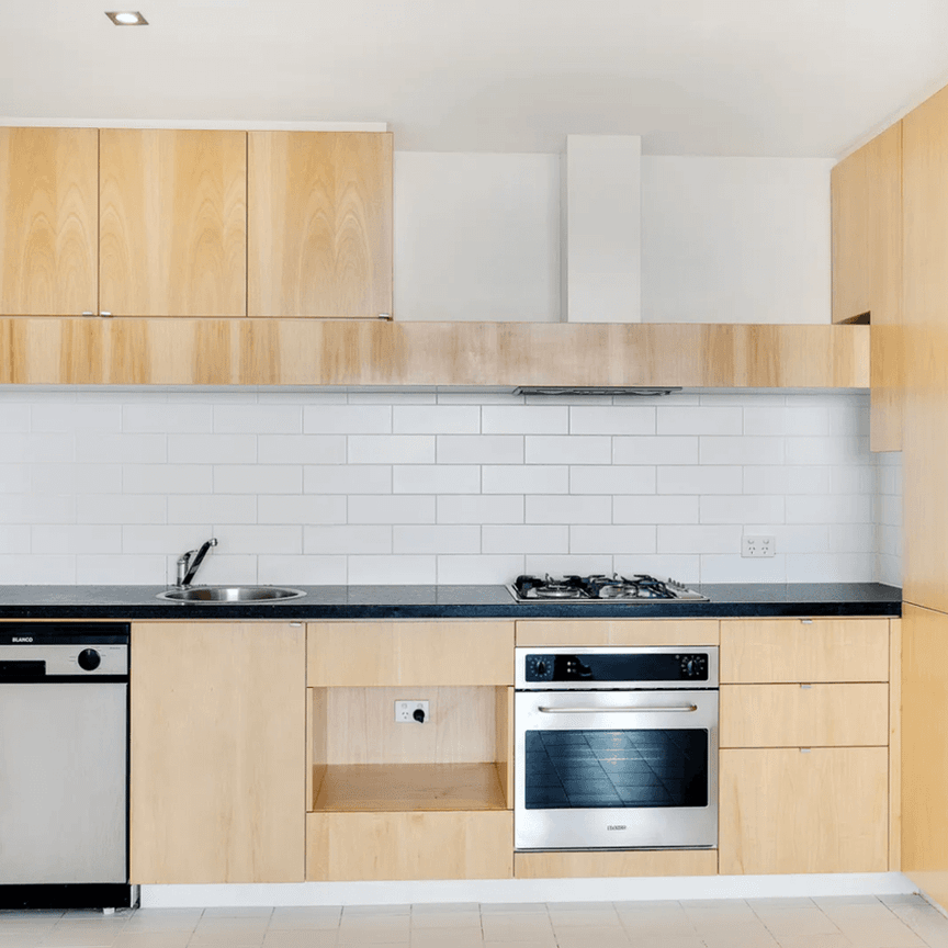 Perfect Location At QV Melbourne - Photo 1