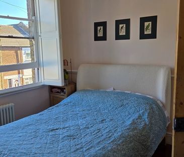 2 Bed Terraced House, Cromwell Road, E17 - Photo 3