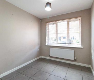 4 bedroom semi-detached house to rent - Photo 5