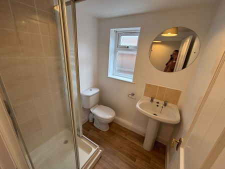 21 Albert Street- 4 Bed & 2 Bath Loughborough - Photo 5