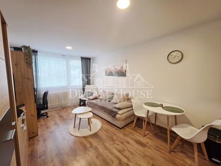 Pronájem zařízeného bytu 2+kk, 45 m - Fotografie 2