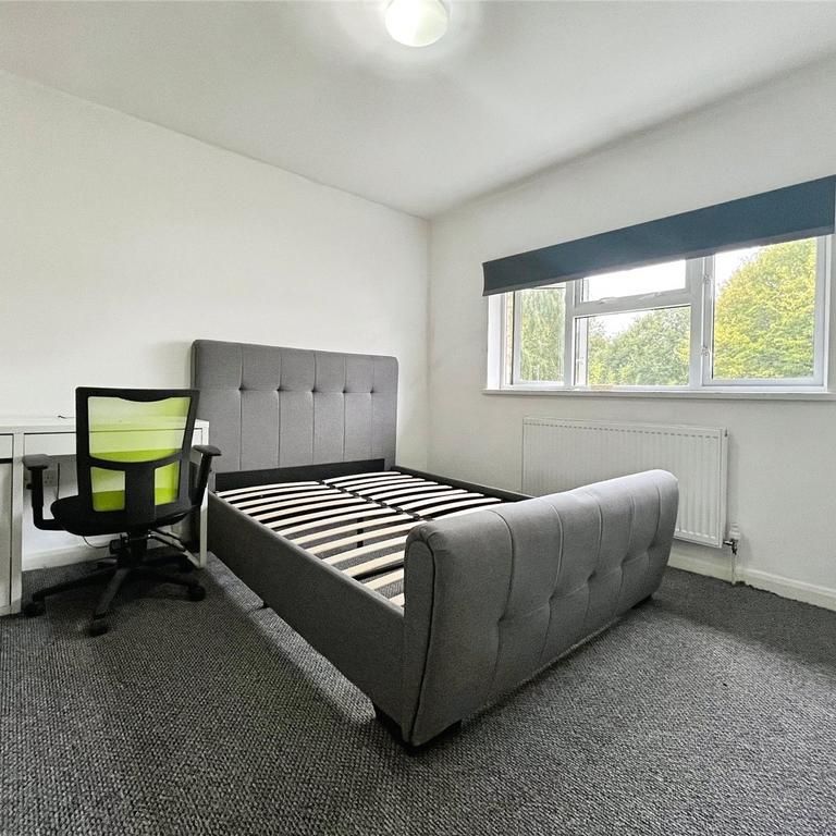 1 bedroom in a house share to rent - Photo 1