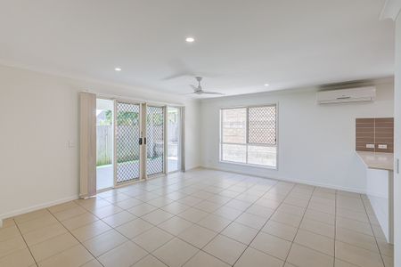 Beautiful Family Home for Rent – Prime Pimpama Location - Photo 3