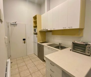 Stylish Furnished Studio in Prime Location - Photo 4