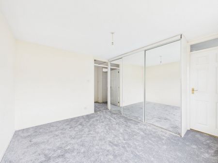 Robin Way, Staines-Upon-Thames, Middlesex,TW18 - Photo 5