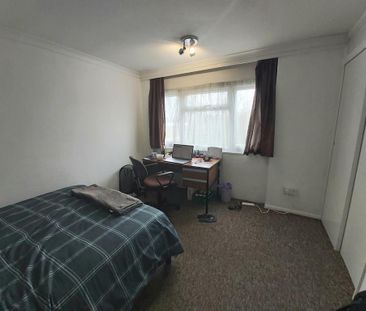 3 bedroom apartment to rent - Photo 2