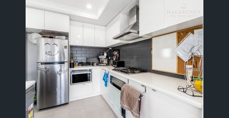 Modern Living Meets Everyday Comfort - Photo 5