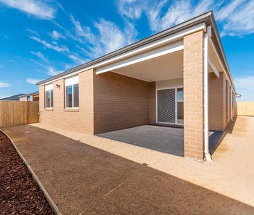 Low Maintenance Family home - Photo 6