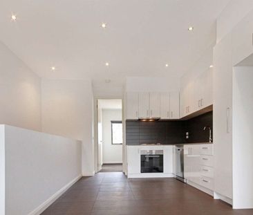 2A/188 Gordons Road, South Morang VIC 3752 - Townhouse For Rent | D... - Photo 5