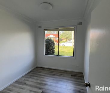 Three Bedroom home in great location - Photo 3