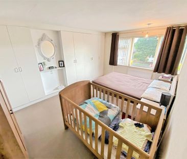 3 bedroom semi-detached house to rent - Photo 4