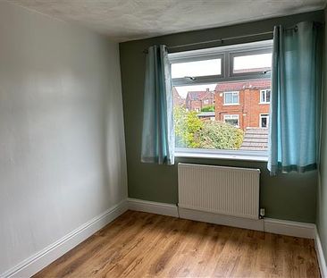 2 Bedroom Semi-Detached House For Rent in Farm Street, Oldham - Photo 1