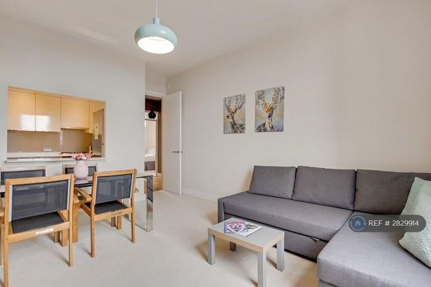 2 bedroom flat to rent - Photo 1