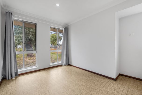 3 x 1 Home for Rent in Noranda - Photo 1