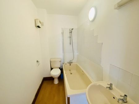 Moorgate House, NR19 1PP - Photo 3