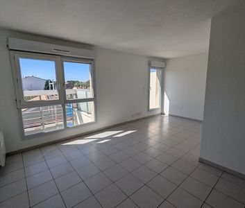 Location Appartement 1 pièce 36m² ISTRES 13800 - Photo 1