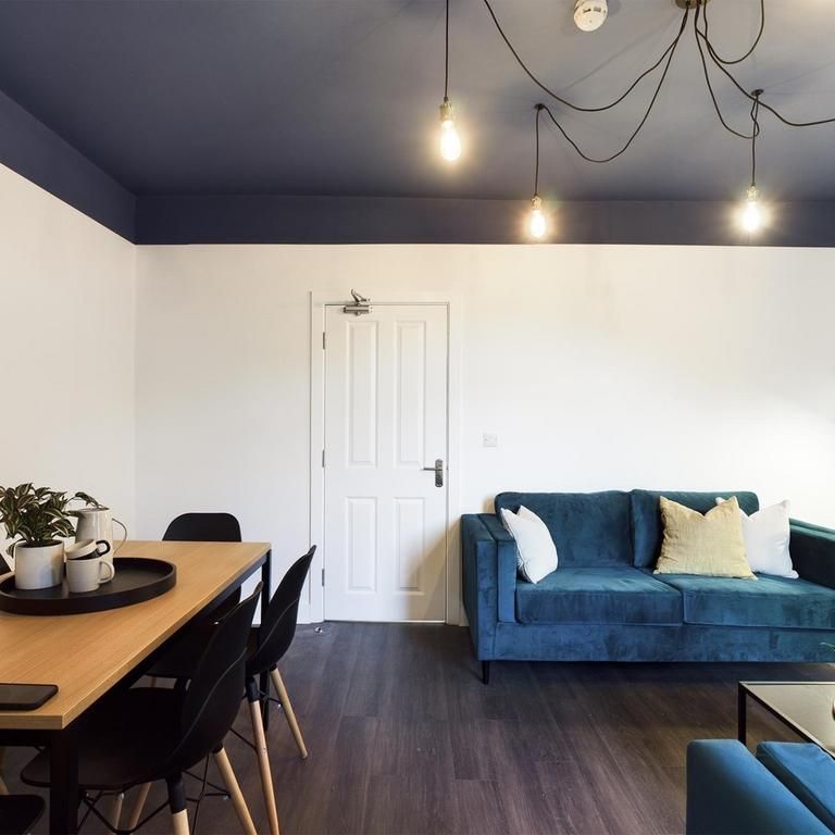 6 bedroom house to rent - Photo 1