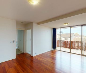 Quintessential Inner City Living - Photo 1