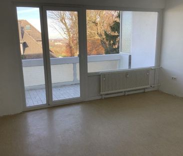 Burgaltendorf: Helle 2-Zimmer-Wohnung mit Balkon, renoviert - Photo 1