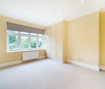 4 bedroom detached house to rent - Photo 3