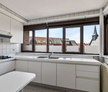 Lichtrijk appartement met 2 slaapkamers, terras en garagebox - Foto 5