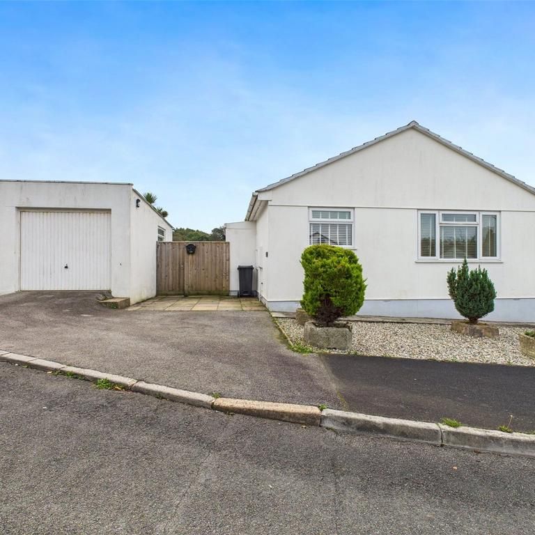 3 bedroom bungalow to rent - Photo 1