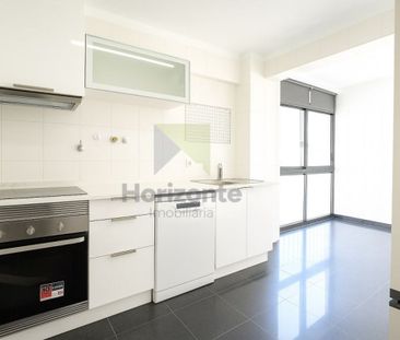 3 room luxury Apartment for rent in Alameda das Linhas de Torres, L... - Photo 1