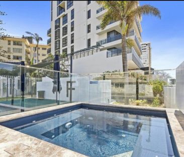 FULLY FURNISHED THREE BEDROOM BEACHFRONT APARTMENT - Photo 3