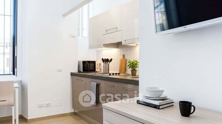 Monolocale in Affitto in Via Scrivia 1 a Milano - Photo 2