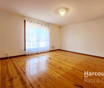 Stylish Single Level Living! - Photo 1