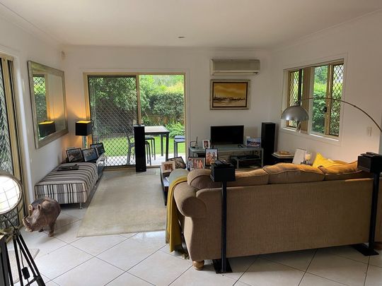 3-bedroom shared duplex, Laguna Avenue - Photo 1