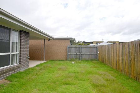 AFFORDABLE, MODERN 4 BEDROOM HOME - Photo 4