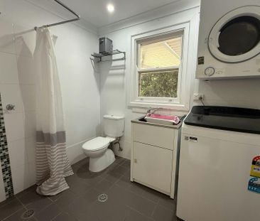 THREE BEDROOM FAMILY HOME - SOUTH DUBBO GEM - Photo 5