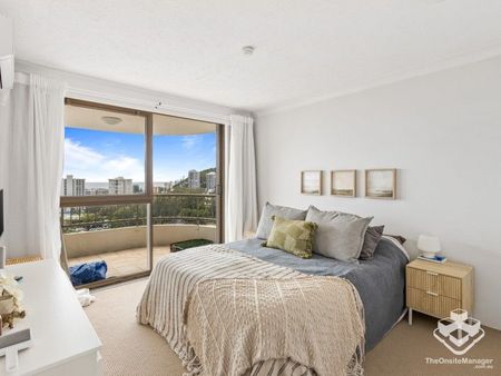 Stunning Burleigh Heads Apartment - Photo 3