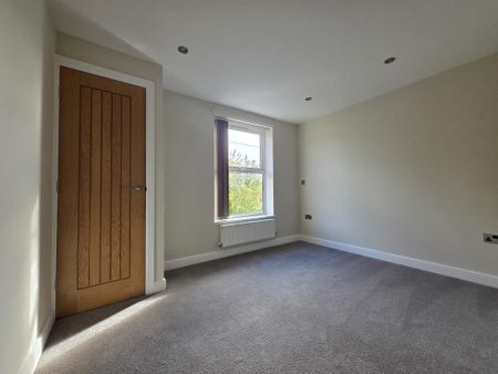 3 bedroom apartment to rent - Photo 2