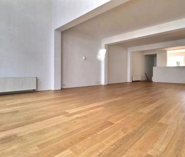 Triplex te huur in Elsene voor € 3.660 met 3 slaapkamers - Photo 2