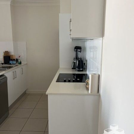 Quiet Apartment - Perfect Location - Photo 1