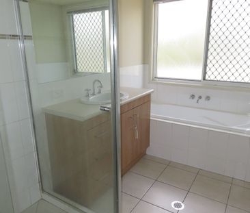 GREAT HOME IN ULTRA CONVENIENT LOCATION COMPLETE WITH AIR CON - Photo 5