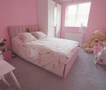 4 bedroom semi-detached house to rent - Photo 1