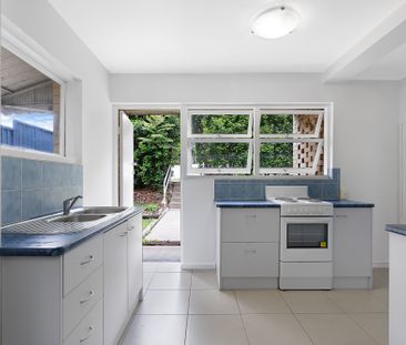 54 Stanley St, Camp Hill QLD 4152 - House For Rent | Domain - Photo 1