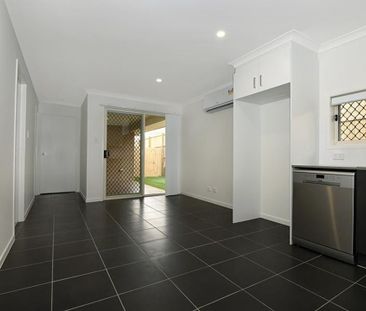 Beautiful 2 Bedroom Unit in Ideal Location - Photo 4