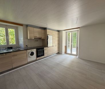 Sonvilier, beautiful 2.5 room apartment on the ground floor with ba... - Photo 2