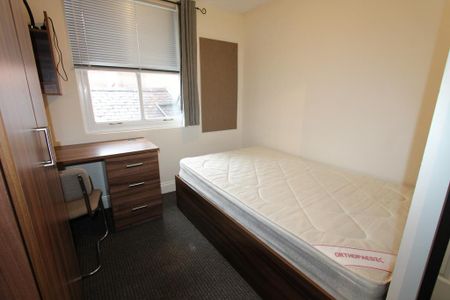 6 bedroom flat to rent - Photo 4