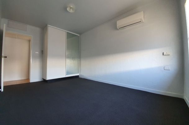 Neat 1 bedroom unit - Photo 1