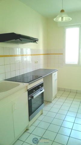 Location Appartement 2 pièces 50m² ORLEANS 45000 - Photo 4