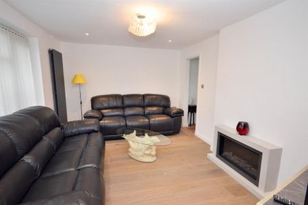 3 bedroom semi-detached house to rent - Photo 2