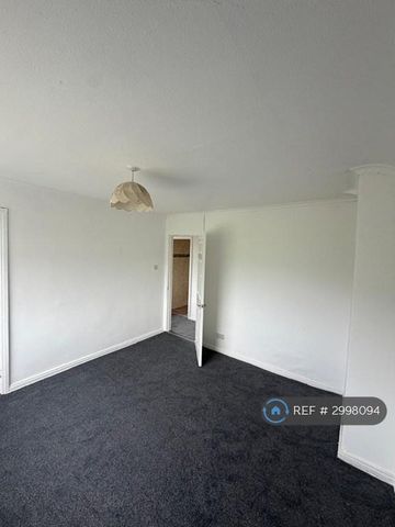 2 bedroom semi-detached house to rent - Photo 5