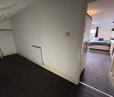 3 bedroom apartment to rent - Photo 6