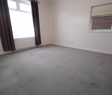 3 Bedroom House - Semi-Detached To Let - Photo 2